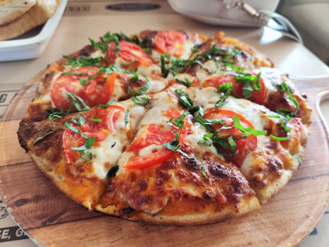 Margherita — Pizza Dvor