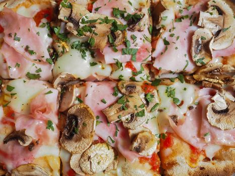 Prosciutto e Funghi — Pizza Dvor